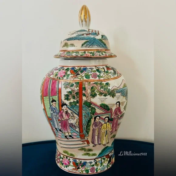 🛑SOLD🛑 Large Rose Medallion Porcelain Temple Jar - Picture 1 of 6